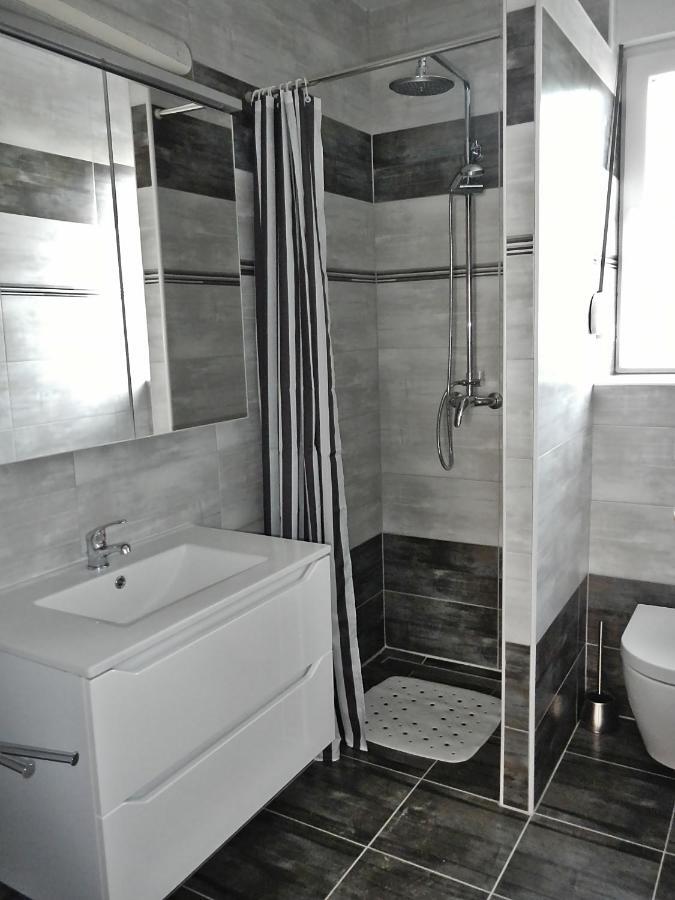 Apartments Le Mare - Pool, Sandstrand, Meerblick, W-Lan, Grill ปริฟลากา ภายนอก รูปภาพ